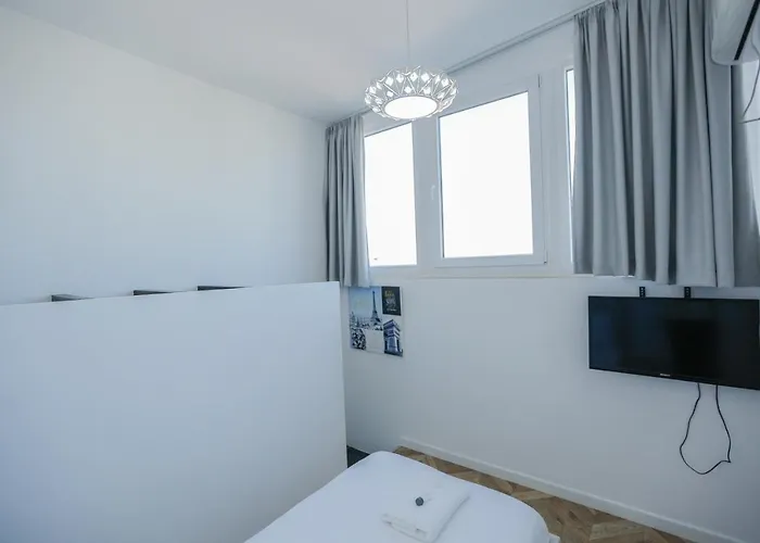 Miku Apartments-luxury View At Wilson Square Apartman