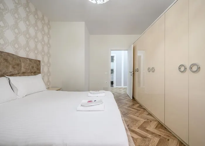 Miku Apartments-luxury View At Wilson Square Apartman