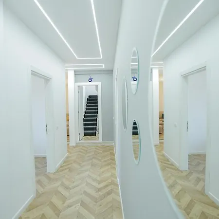 Miku Apartments-luxury View At Wilson Square Τίρανα