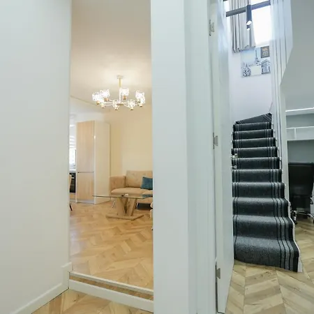 Miku Apartments-luxury View At Wilson Square Τίρανα