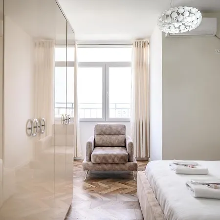 Miku Apartments-luxury View At Wilson Square * 地拉那