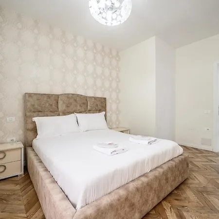Miku Apartments-luxury View At Wilson Square * 地拉那