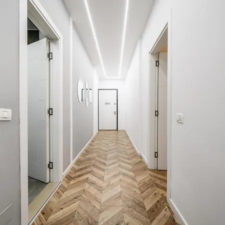 Miku Apartments-luxury View At Wilson Square * 地拉那