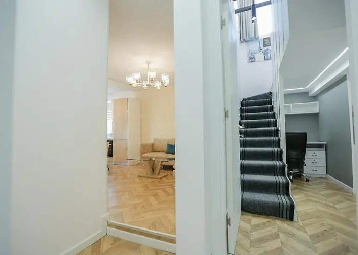 Miku Apartments-luxury View At Wilson Square 티라나