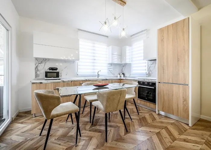 Miku Apartments-luxury View At Wilson Square Apartament