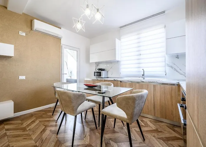 Miku Apartments-luxury View At Wilson Square Apartament