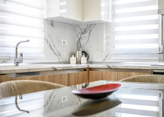 Miku Apartments-luxury View At Wilson Square 티라나