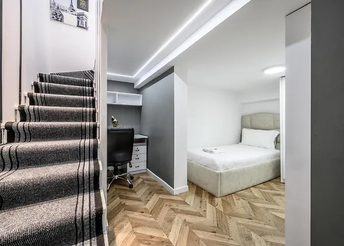 Miku Apartments-luxury View At Wilson Square 티라나